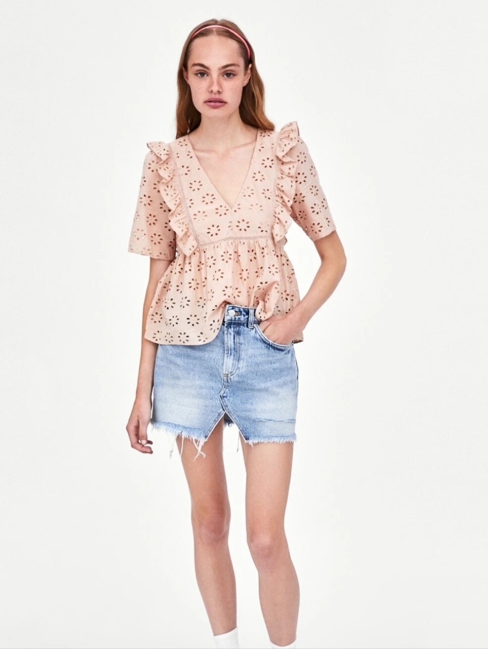 Zara TFT Collection SS2019 Blush Openwork Eyelet Ruffle Blouse Top Size XS